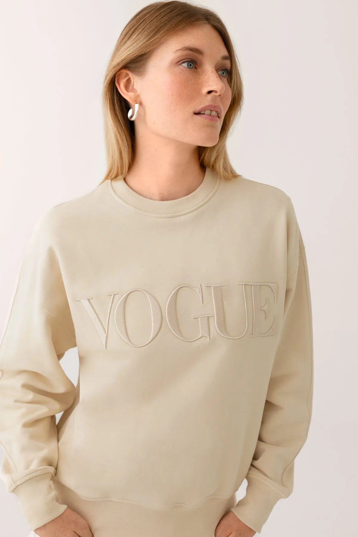 Felpa beige VOGUE Whites con logo ricamato-
